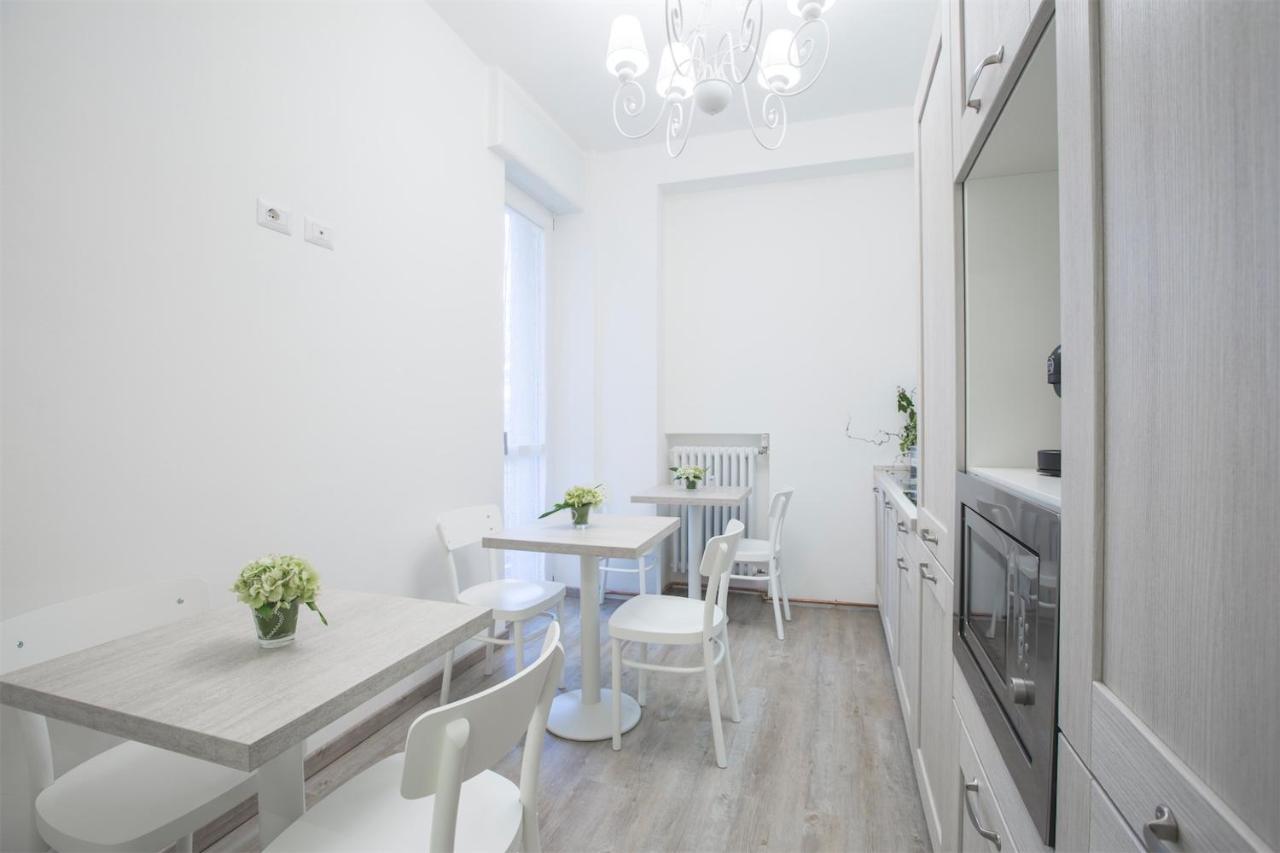 Lilly Chic Monza Bed & Breakfast ภายนอก รูปภาพ
